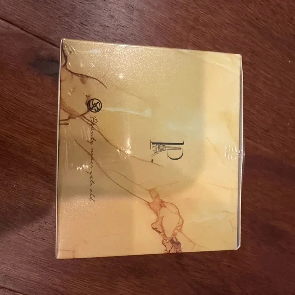 Prédiré Argan Oil Facial Peeling Gel with Vitamins E & A - Gold
